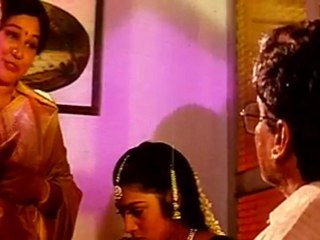 ENGA OOR SINGAM  - Manjula's Flash Back