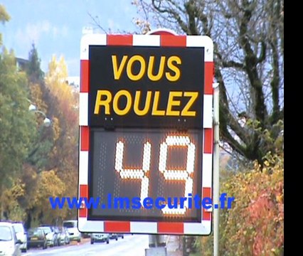 RADAR PEDAGOGIQUE PREVENTIF LUMINEUX DE VITESSE VIASIS MINI PLIABLE VIATRAFFIC KEHL