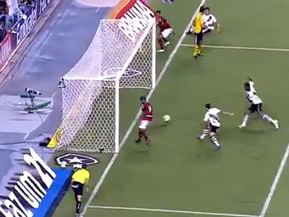FOOT : DEIVID rate une occasion en or ! (22.02.2012)