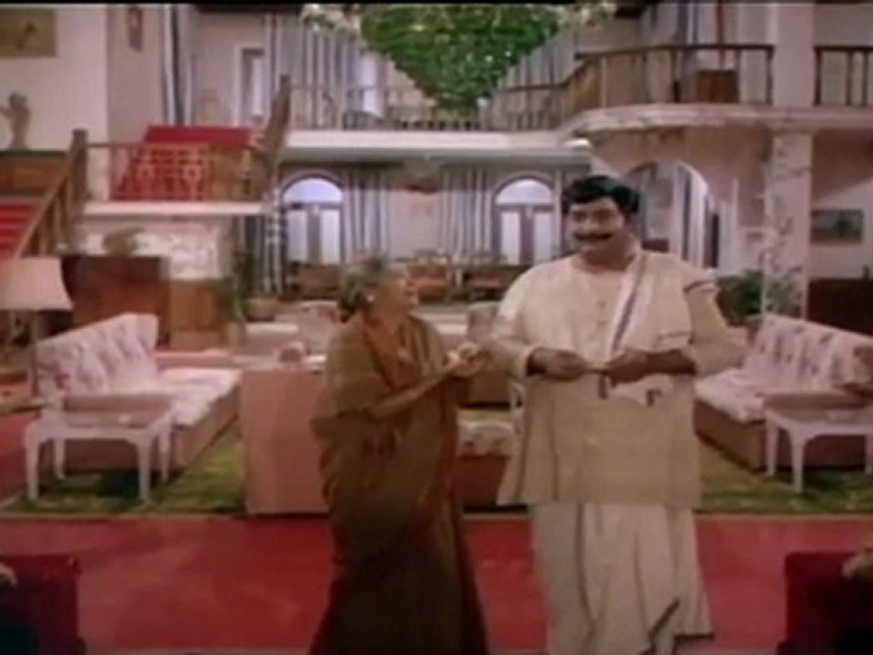 Khaidi No 786 - Flashback Scene