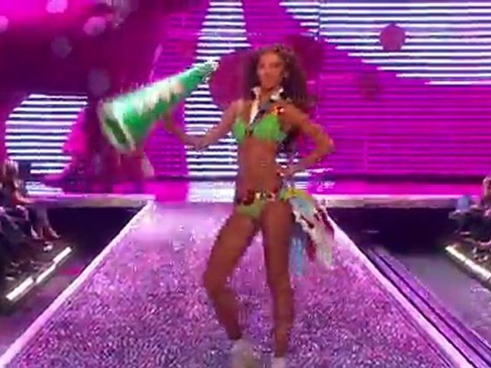 Victoria's Secret Fashion Show 2006 720P