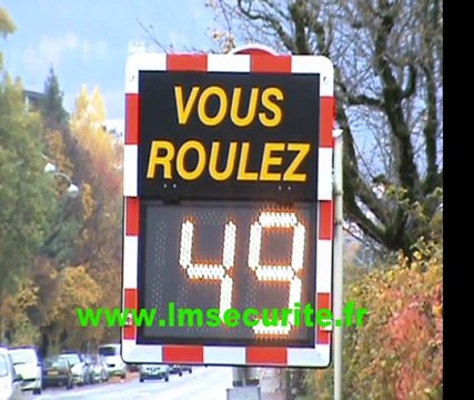 RADAR PEDAGOGIQUE PREVENTIF LUMINEUX DE VITESSE VIASIS VIATRAFFIC ANNECY