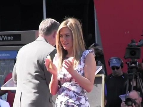Jennifer Aniston Nabs Walk of Fame Star