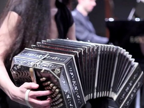 Nada Mas joue Milonga del Angel, d'Astor Piazzolla