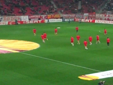 Είσοδος παικτών Ολυμπιακού στο ματς με την Ρουμπίν Καζάν