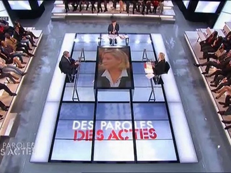 Immigration : face-à-face entre Henri Guaino et Marine Le Pen