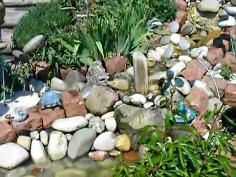 Rocaille de galets avec cascade