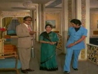 Gunavanthudu - Sobhan Babu Steals Money And Gold