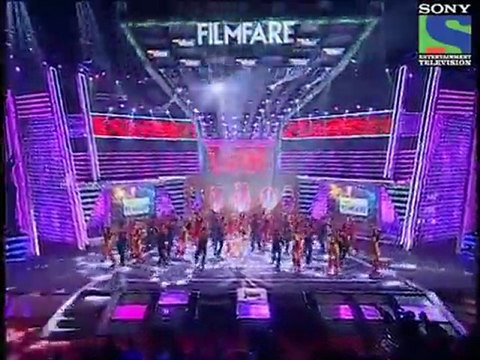 Deepika Sets The Stage On Fire With Dum Maro Dum - Filmfare Awards