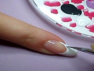 Tuto : La french manucure "dramatic" utilisée par les pro