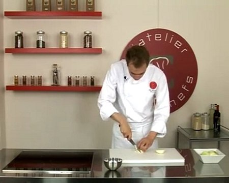 Technique de cuisine : Ciseler un oignon