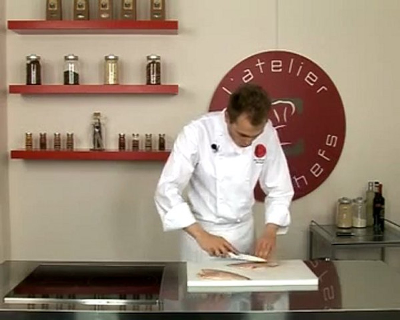 Technique de cuisine : Lever les 2 filets d'une daurade - Vidéo Dailymotion