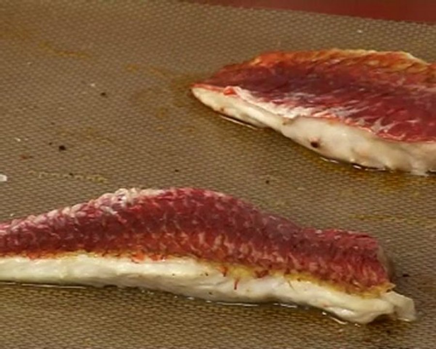 Technique de cuisine : Cuire un filet de rouget au four