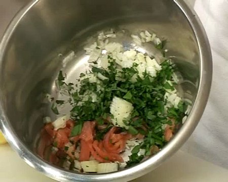 Recette de rosti de pommes de terre au saumon fumé et aux herbes