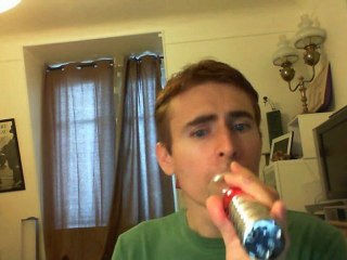 Wiwi égratigne "cry softly (time is mourning)" de Secret Service