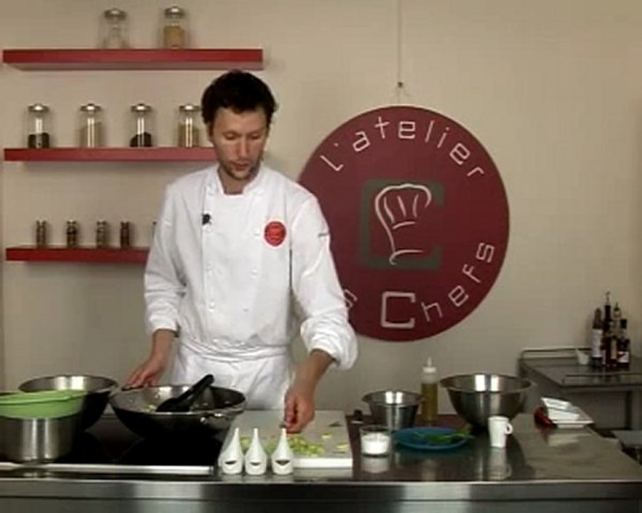 Recette de nouilles de riz aux légumes et sauce pimentée