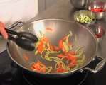 Technique de cuisine : Sauter les légumes au wok