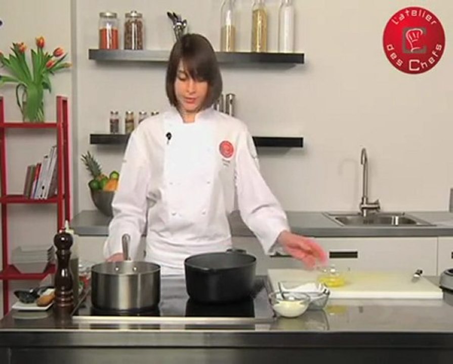 Recette de crème de petits pois à l'échalote, oeuf de caille poché