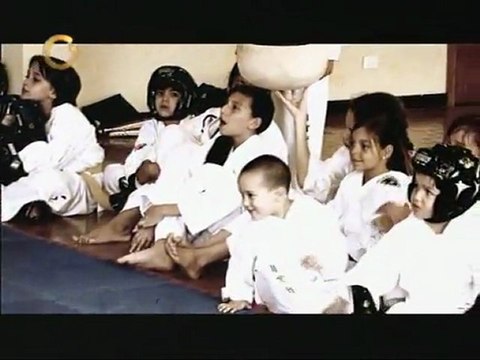 Saber Vivir: El taekwondo ayuda al desarrollo psicomotor de los niños