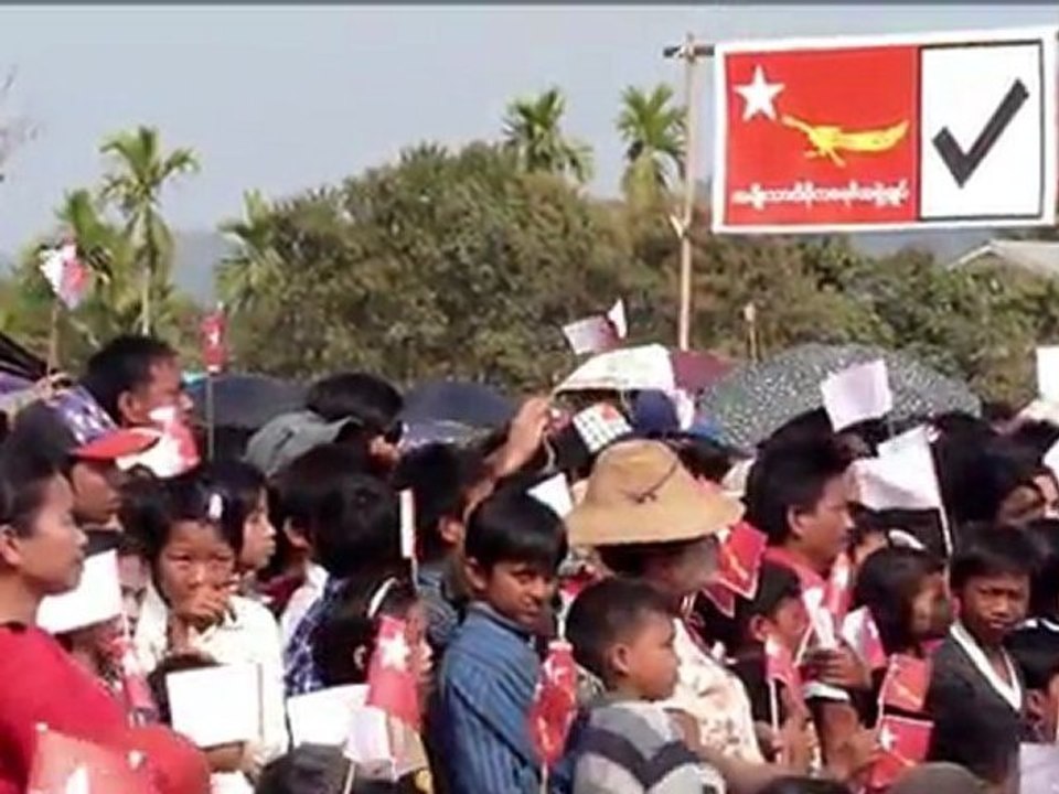 Birmanie: Aung San Suu Kyi appelle à l'unité en Etat Kachin