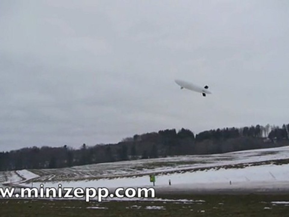 Drone zeppelin rc avec 8 heures d'autonomie