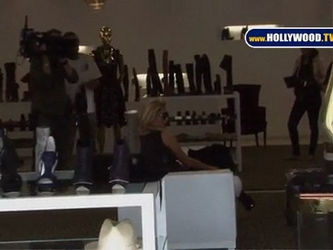 Paris Hilton Shops Diavolina With Mom