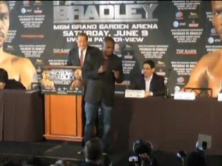 Download Video: Boxe: Pacquiao veut affronter Floyd Mayweather Jr.