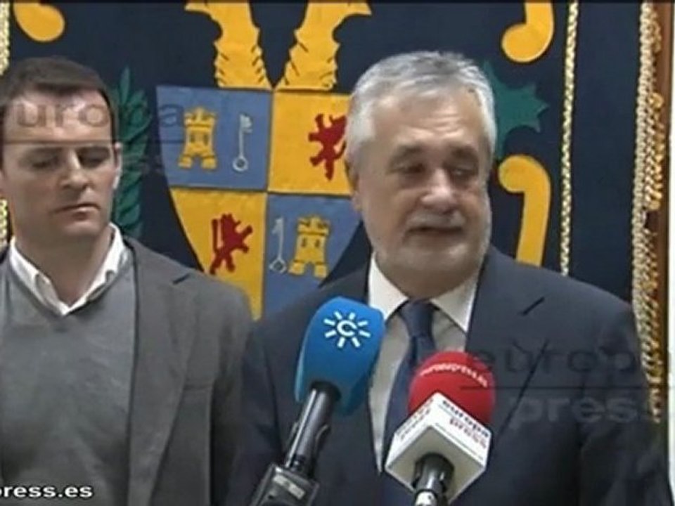 Griñán visita un centro de menores en Purchena (Almería)