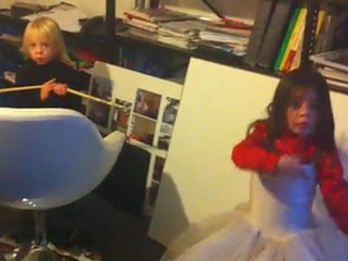 MILO ET AMAYA IMPROVISENT SUR METALLICA