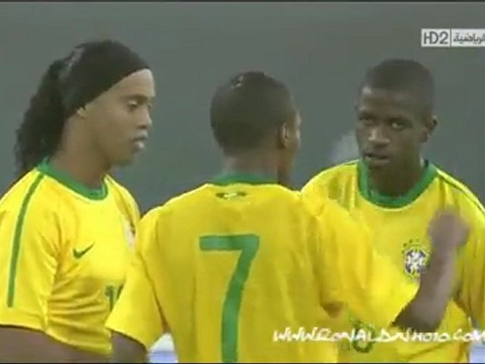 ronaldinho e neymar vs Argentina