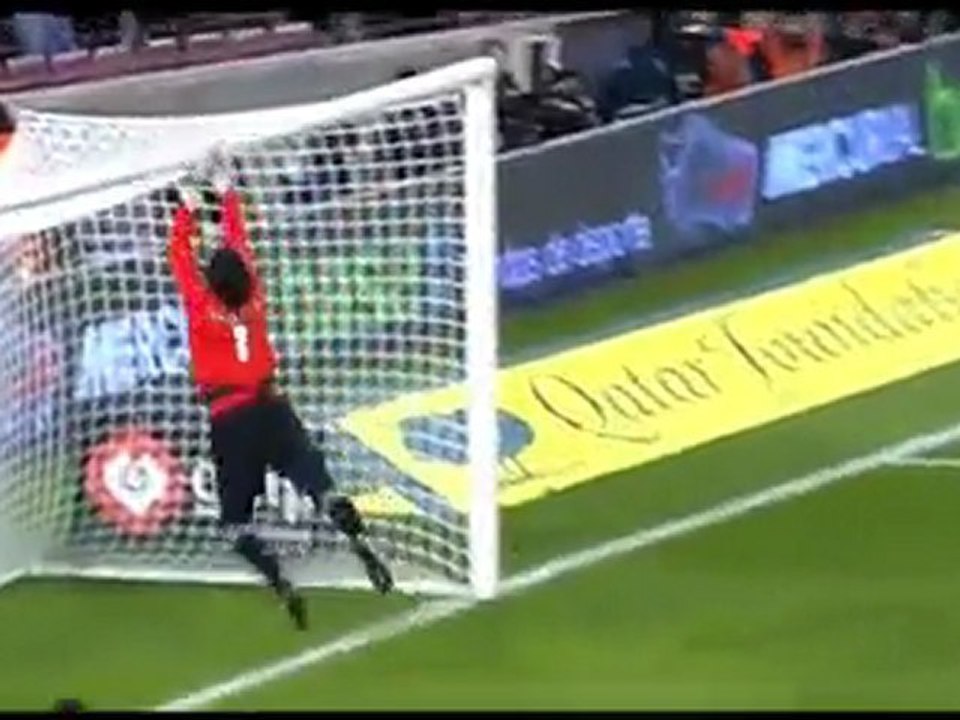 Lionel Messi vs Valencia (H) 11-12 HD 720p by LionelMessi10i CdR [Cropped]