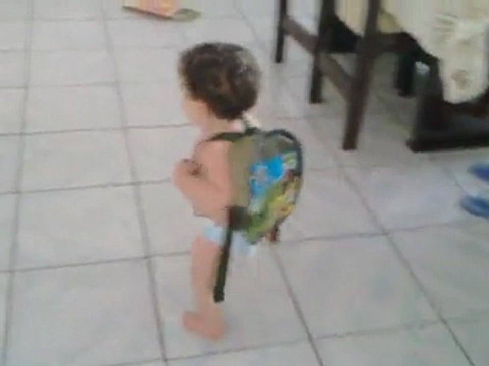 Rebeca indo pra Escola