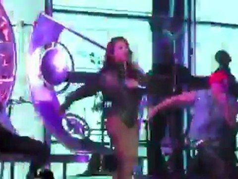 Chris Brown, Rihanna Performing on Idol?