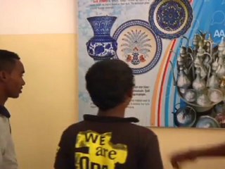 Yıkılmadım, ayaktayım