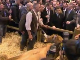 Mandela's hospital admission stokes health concerns