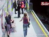 Βίντεο σοκ με άγνωστο να πετά κοπέλα στις γραμμές του μετρό