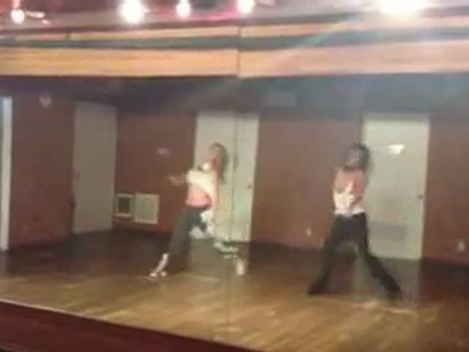 jessie et carolane qui danse aux hip hop