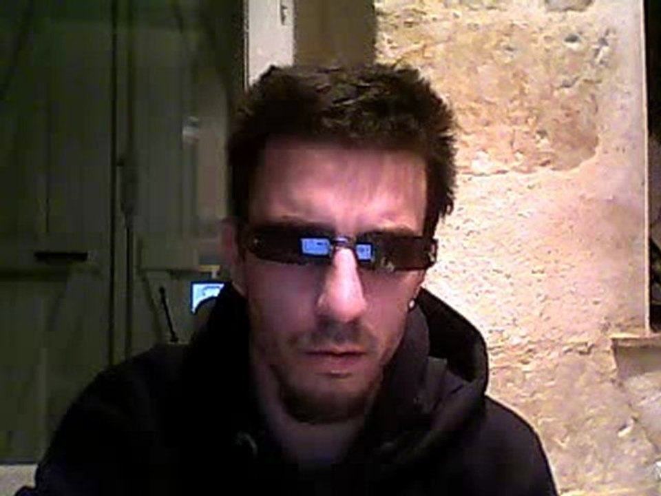 douille devant un reportage