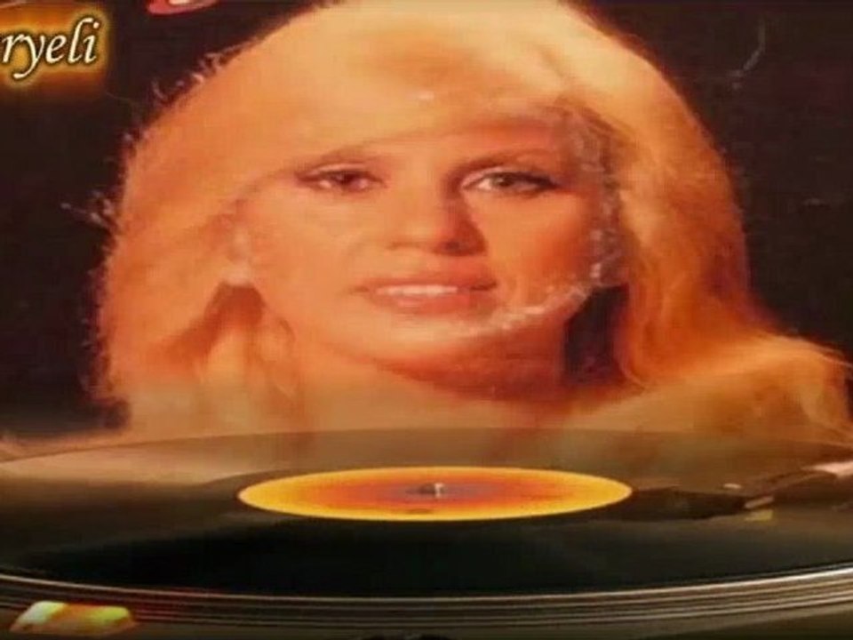 Yurdanur Gerçeker  ♪♪♪♪  Görmesin Gözlerim  Bir Daha Seni