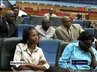 Point de presse d’André Obami Itou, Président du Sénat