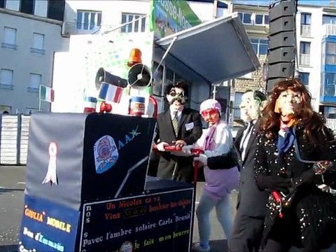 carnaval de Granville 2012: bain de foule de la famille Sarko