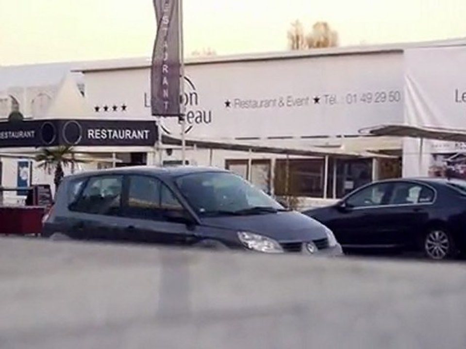 01 Le Salon sur l'Eau - Vu depuis l'extérieur