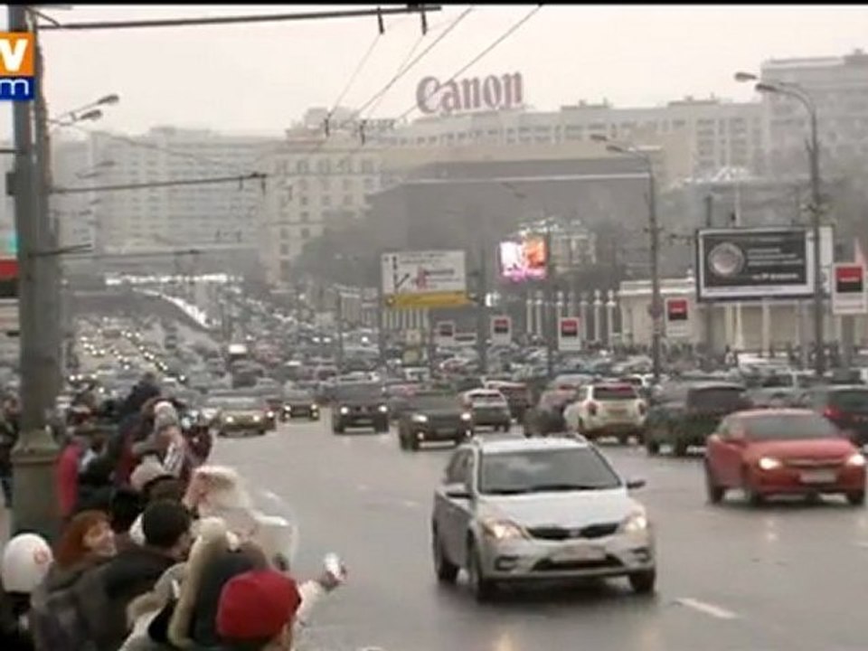 Une chaîne humaine de milliers d’opposants à Moscou