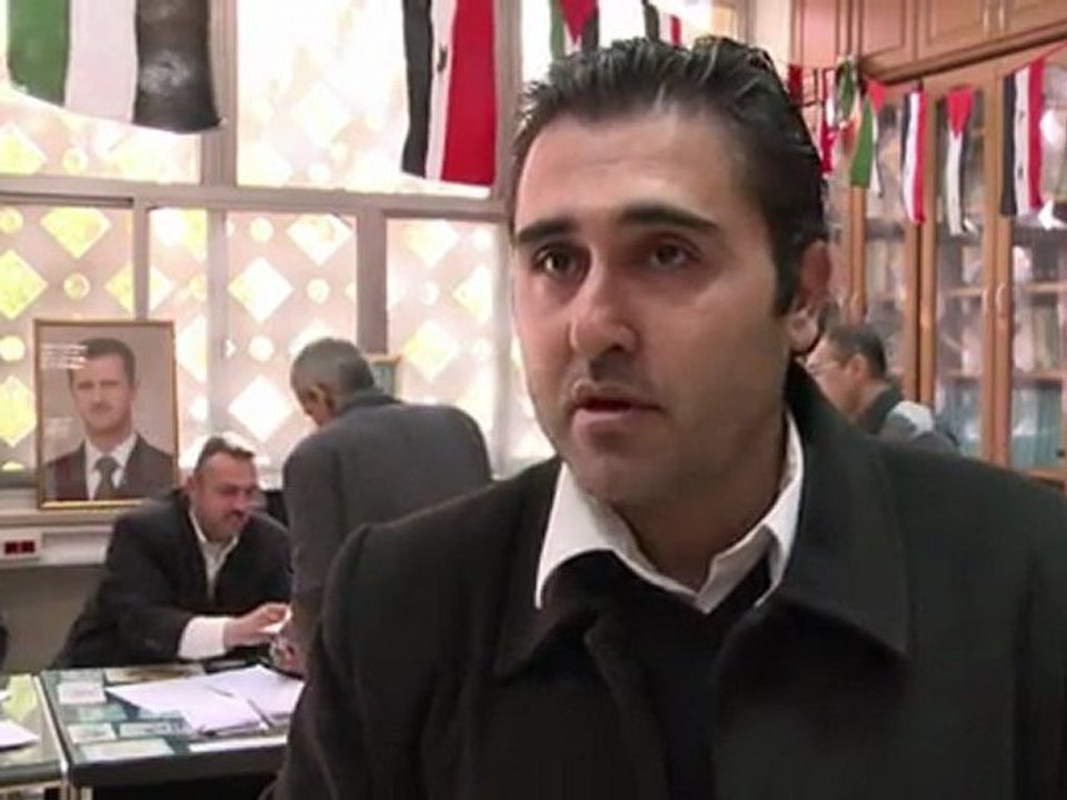 Les Syriens votent en pleine violence