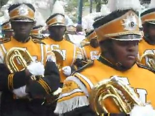 Mardi gras 2012 - Parade @ Garden District