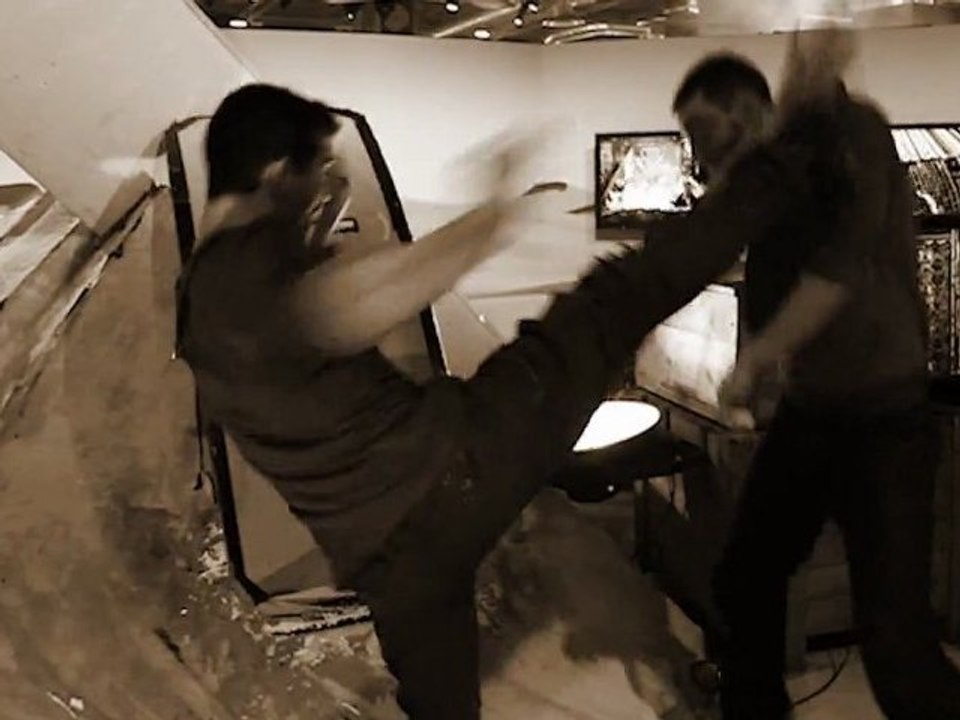 Stunt demo reel  2012: parkour, fight, blade and stick, comedy...