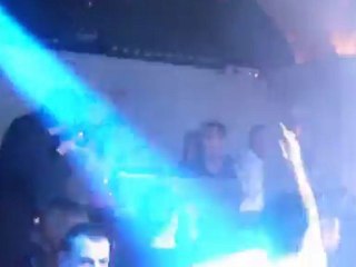 SHOOTING SHOPPING SHOWERS