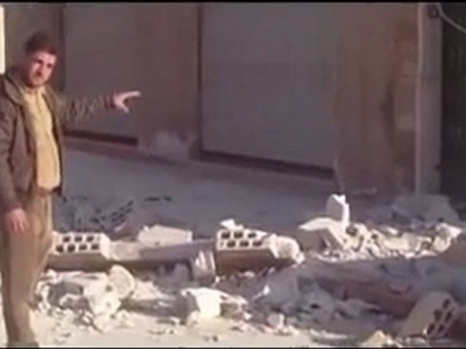 فري برس حماة المحتلة حلفايا  آثار الدمار التي سببه القصف من كتائب الأسد26 2 2012