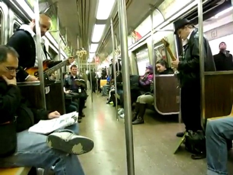 Thème de Mario Bros dans le métro de New York