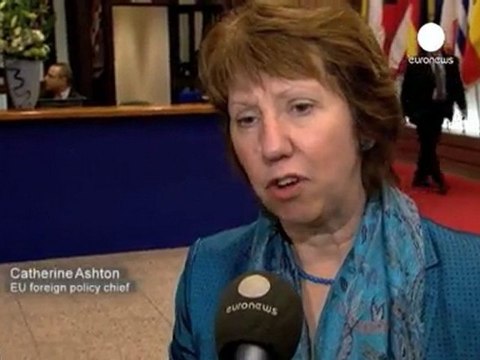 L'UE rafforza le sanzioni contro la Siria. Si discute il...